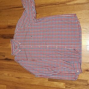 Vinyard Vines XL mens lightweight button-down shirt. 98% cotton 2% spandex.